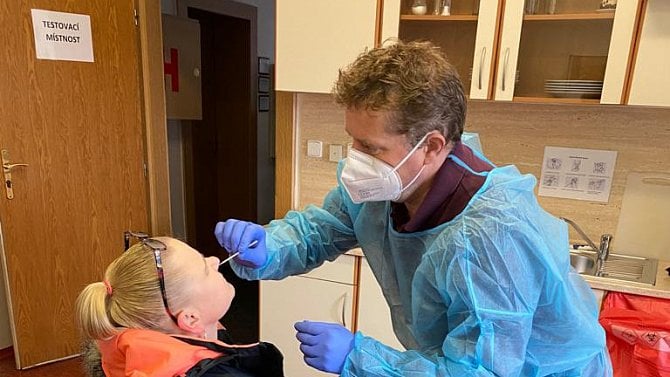 Testuje na covid ve firmách: Máme svůj postup, jak někomu sdělit, že je pozitivní